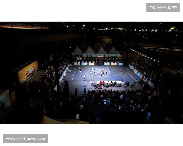 成都凤凰山球场开放日超2万球迷体验职业草坪活动引爆体育热潮 成都凤凰山球场开放日超2万球迷体验职业草坪活动引爆体育热潮