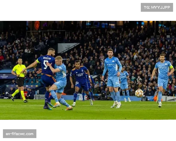 皇马3-4-3阵型左路漏洞频现,维尼修斯回防积极性成焦点